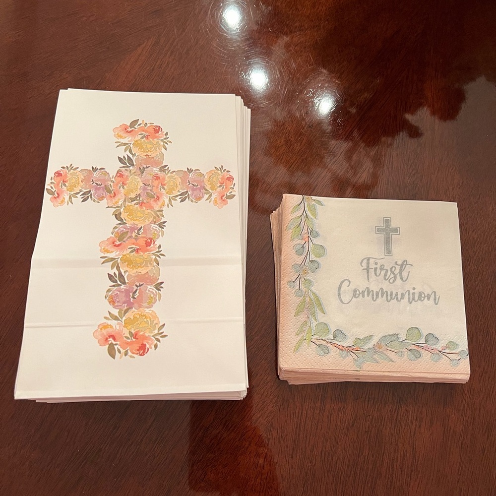 Communion favor bags and napkins, unused